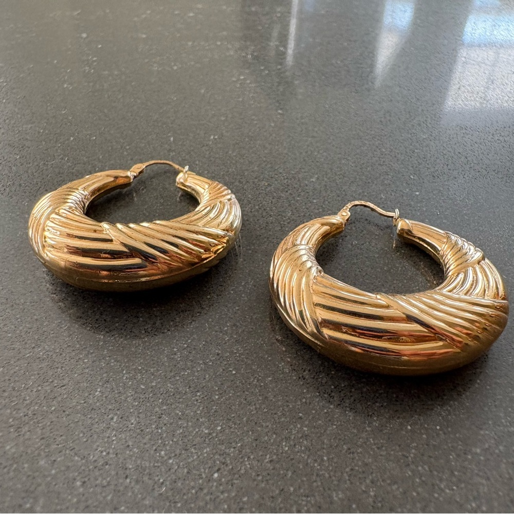14K Gold Vintage Italian UnoAErre Twisted Rope Hoop Earrings ✨ - Picture 8 of 11